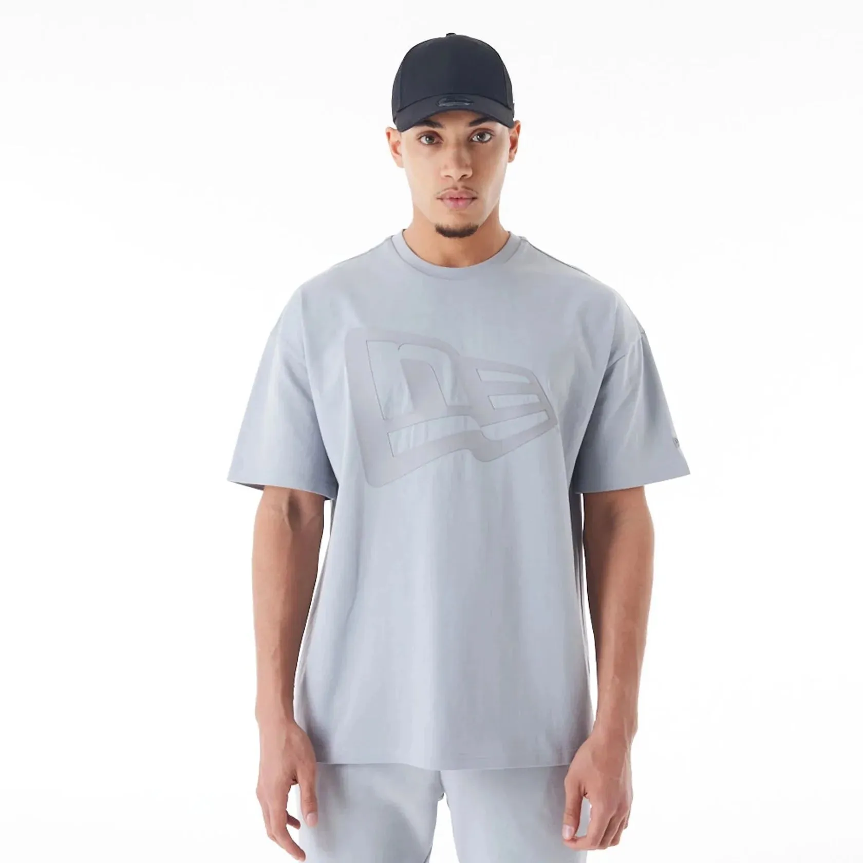 Minimal Style Trend Flexible Neckline New Era New Era Flag Grey Oversized T-Shirt