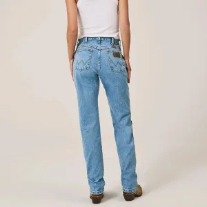 Base Outfit Wrangler Women's Original Cowboy Cut Slim Fit Jean in Antique Wash