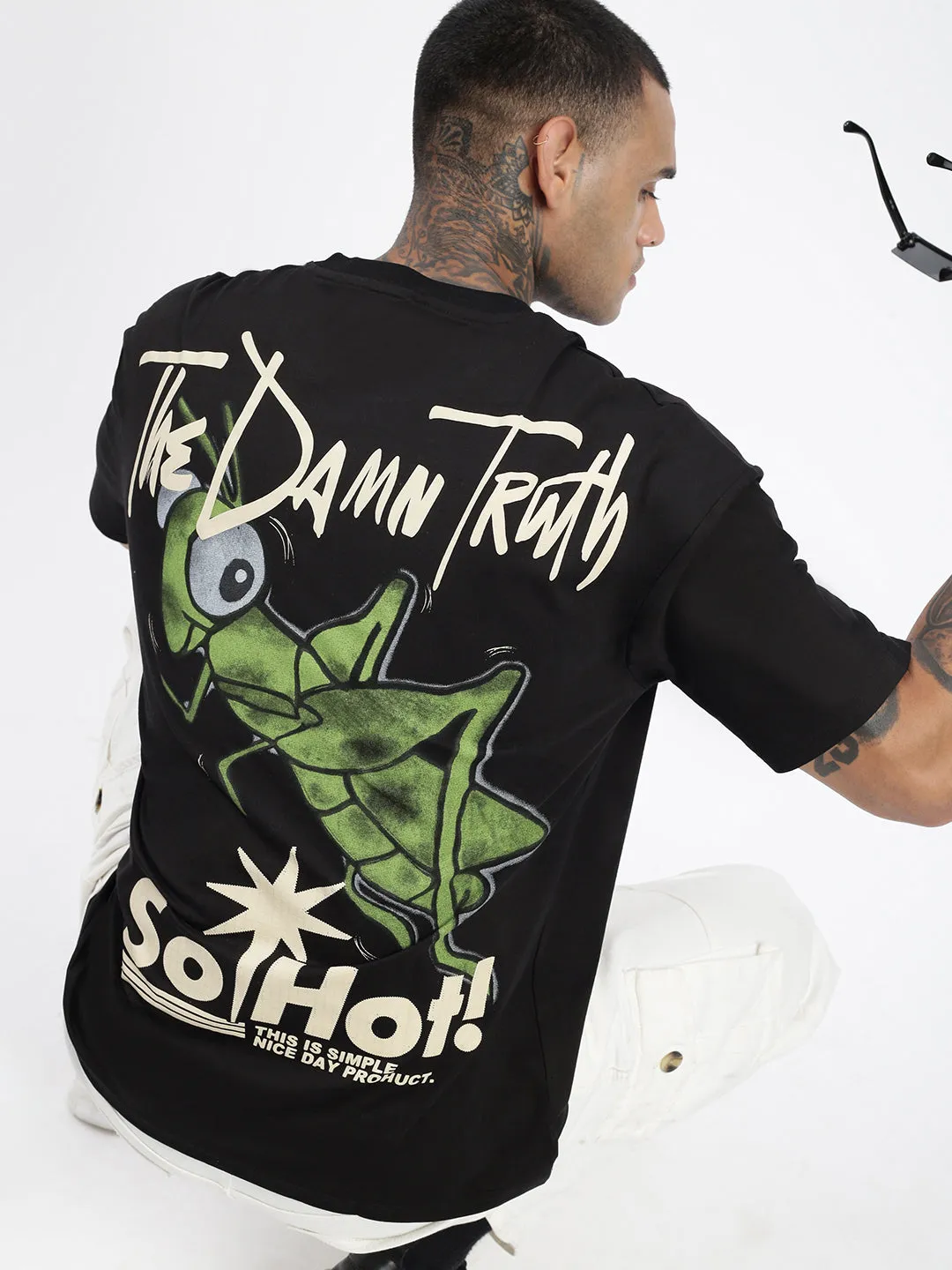 Fuzz Free Surface BreathableMaterial Men's Graphic Printed Black Relaxed Fit T-Shirt