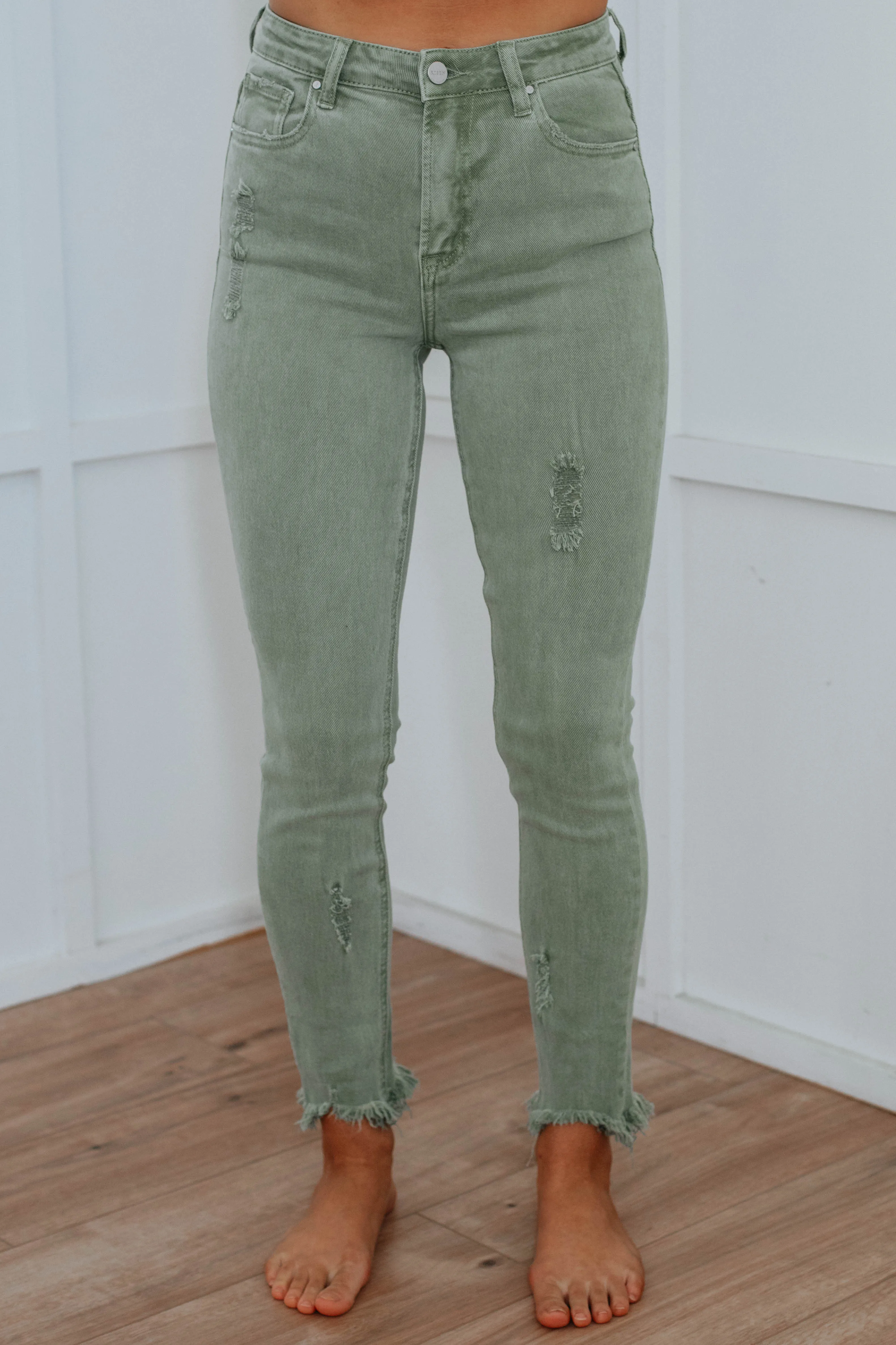 Daisie Risen Jeans - Olive Contemporary Look