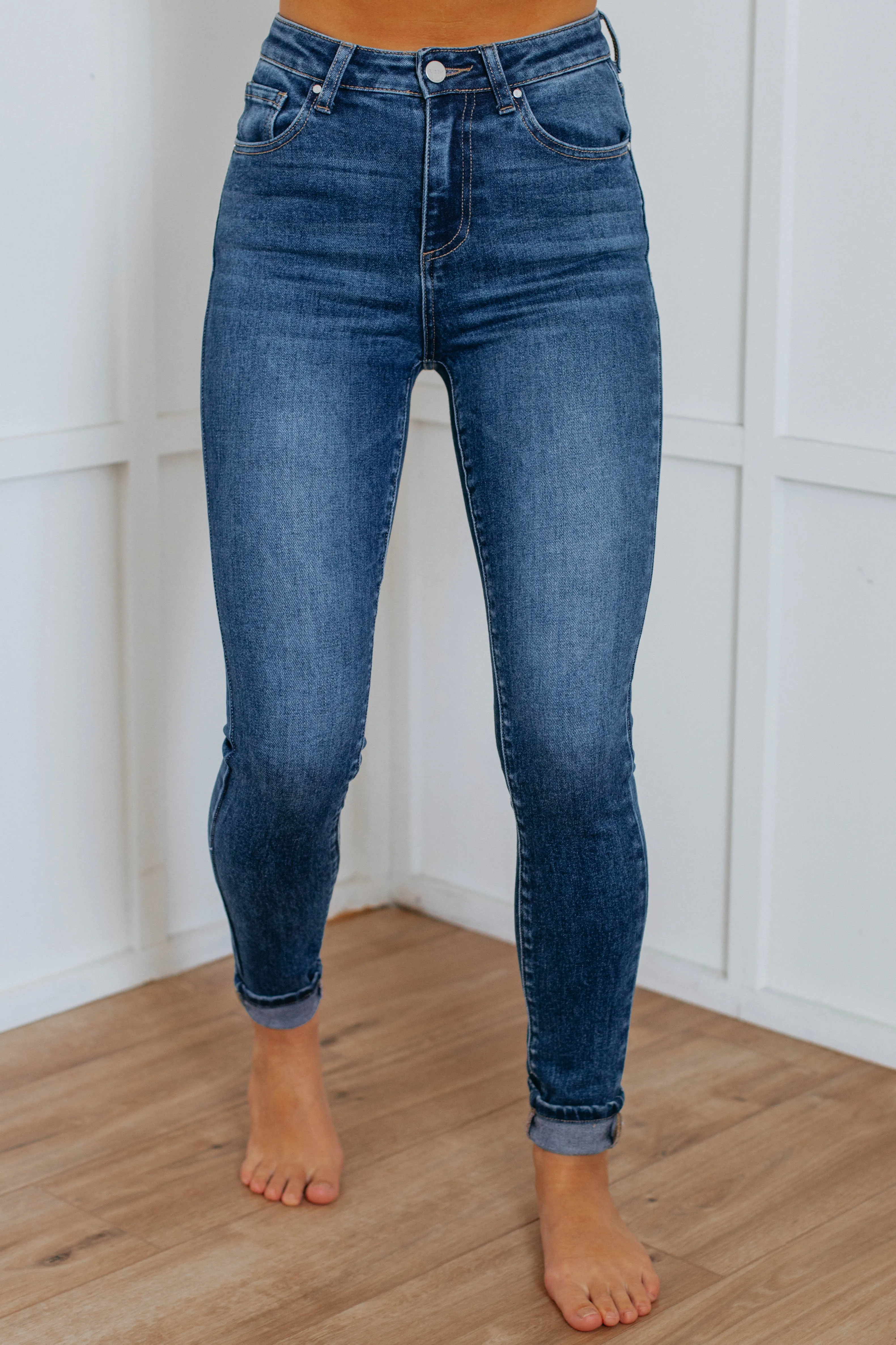 Simple Outfit Raelyn Risen Jeans
