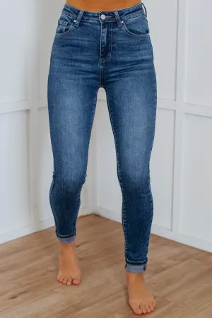 Simple Outfit Raelyn Risen Jeans