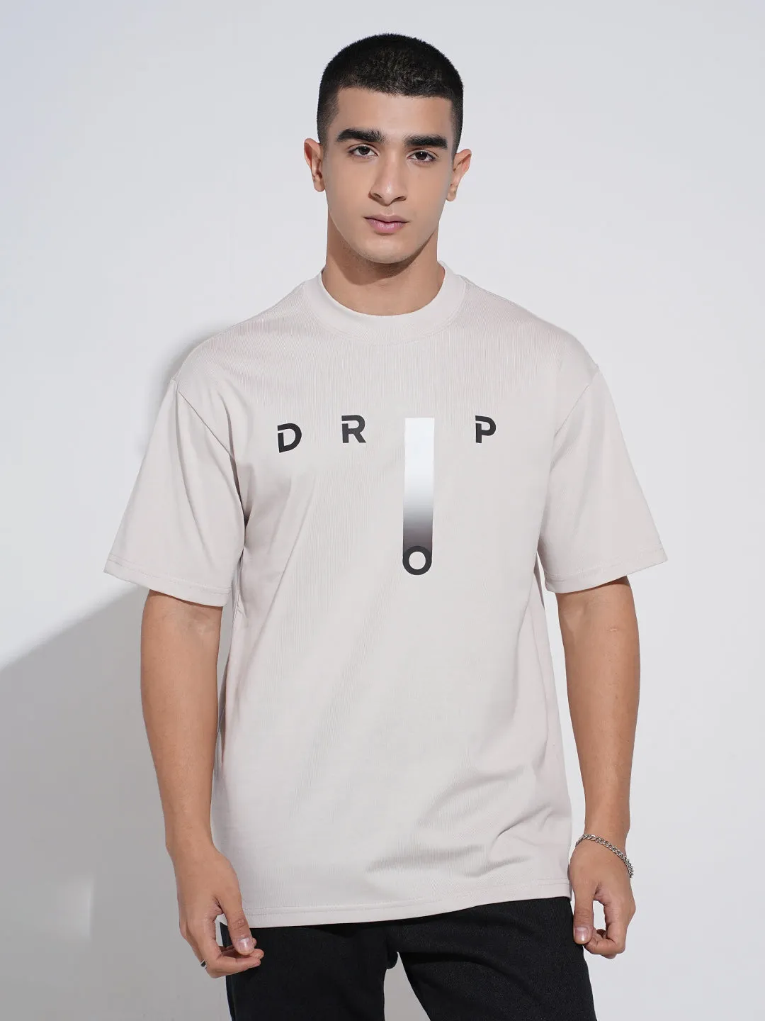 Chilly Weather Style Quick Dry Wear Fit Men's Typography Cream Short Sleeves Round Neck Relaxed Fit T-Shirt