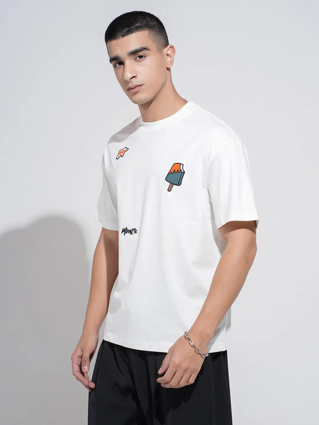 LayeringFriendly Men's Graphic Print White Short Sleeves Round Neck Relaxed Fit T-Shirt