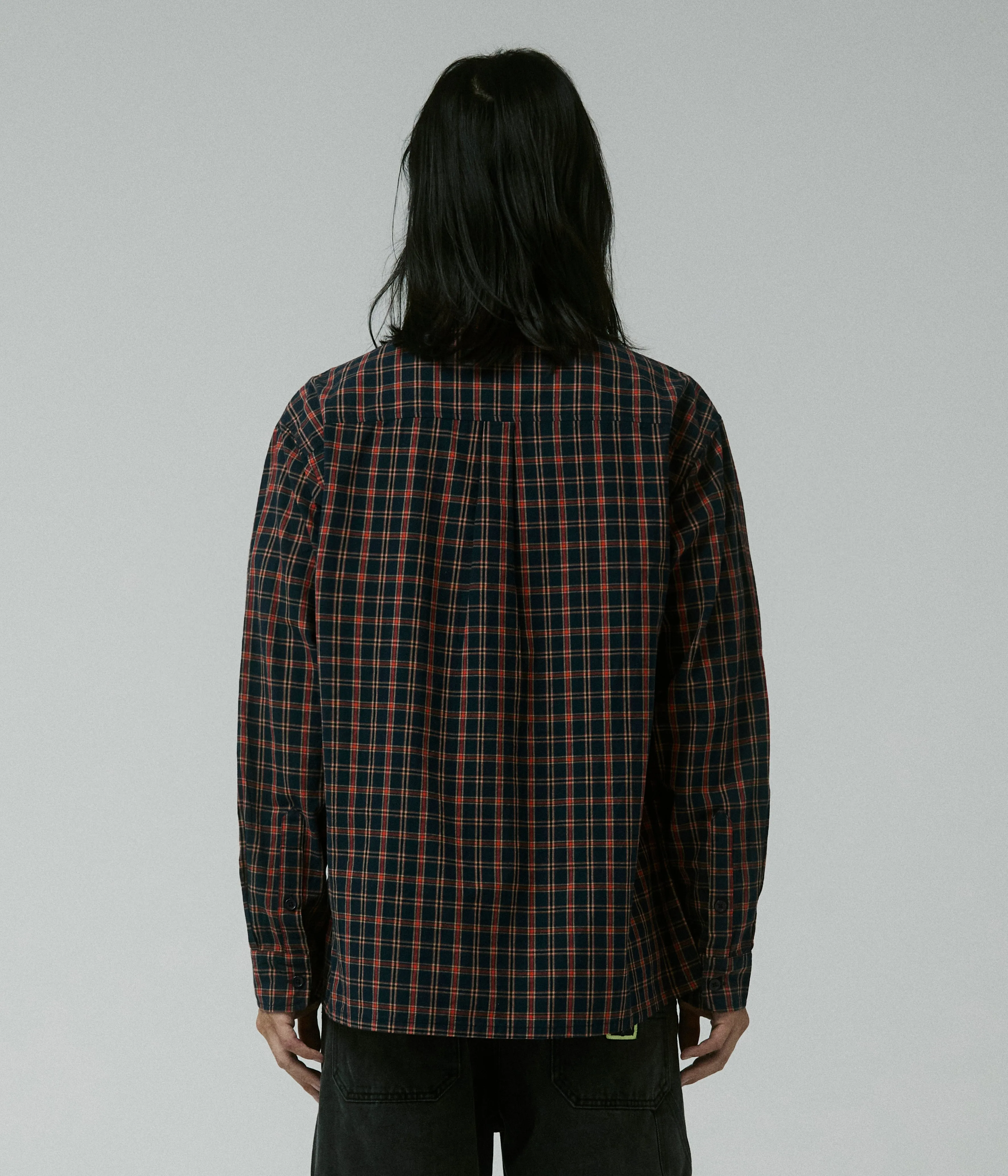 Lightweight Look VIVIAN CHECK LS SHIRT // NAVY