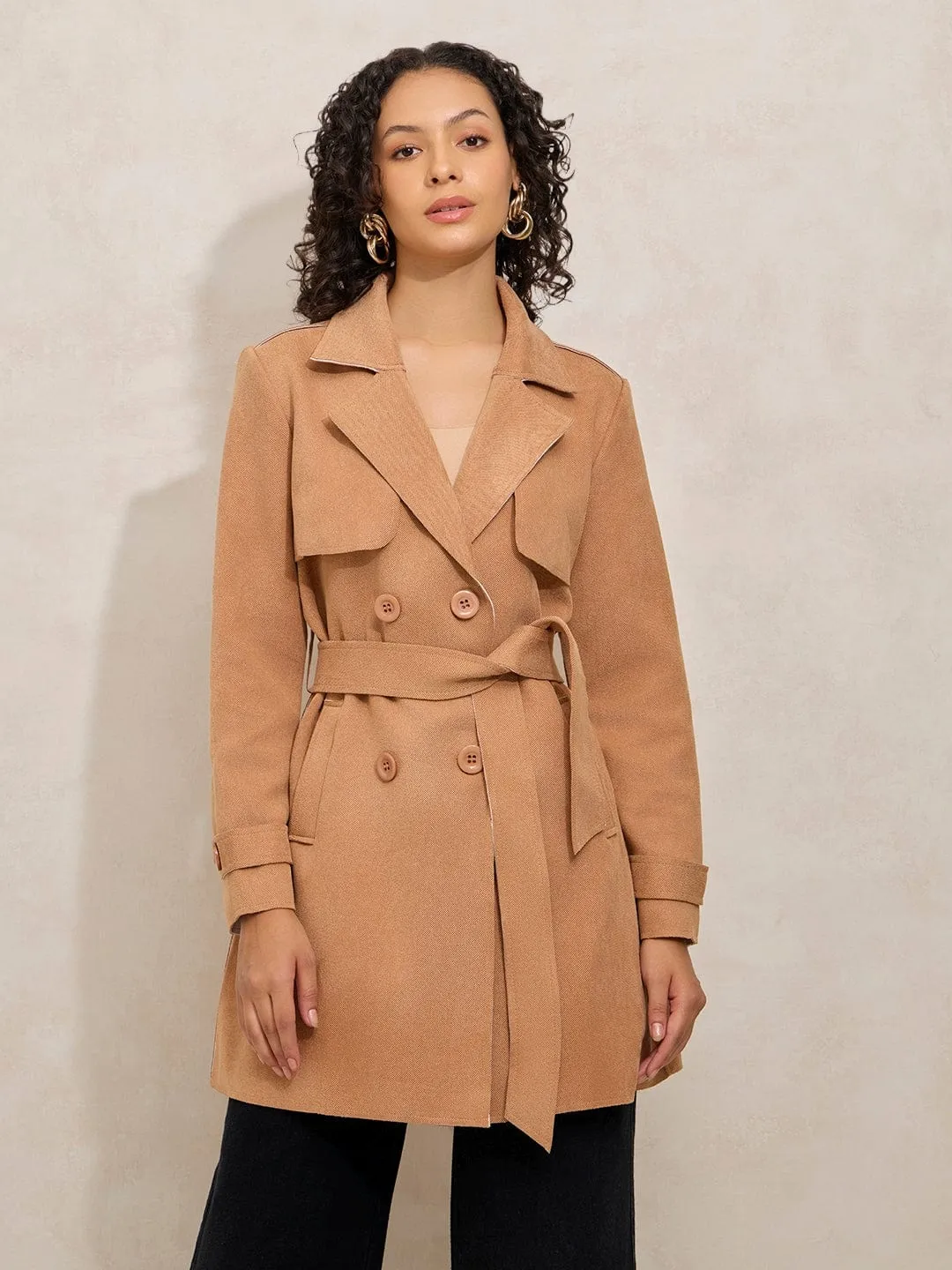 Zippered Pockets Women's Beige Trench Coat with Shoulder Flaps