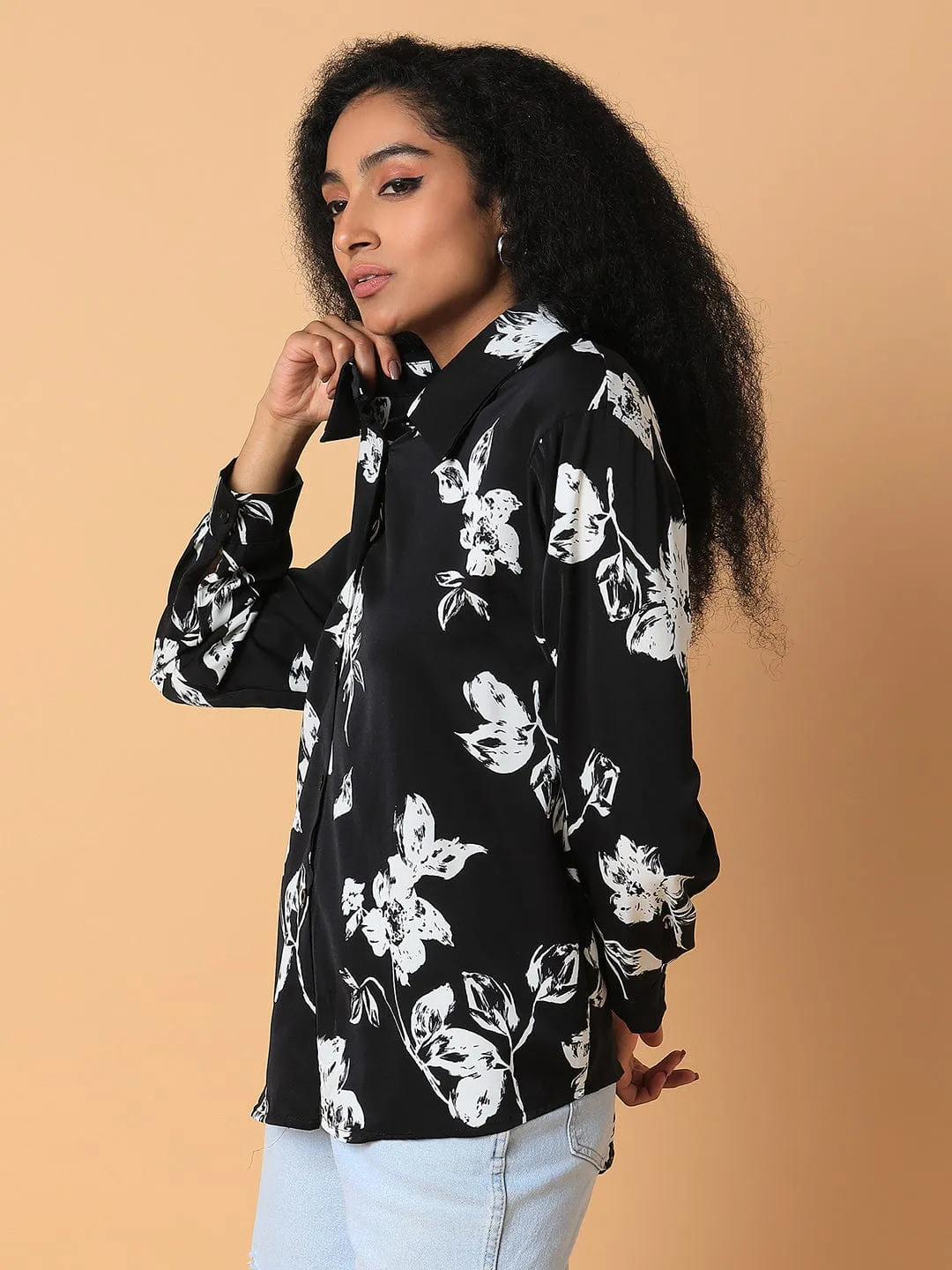 Everyday Chic Women's Black Relaxed Floral Opaque Printed Casual Shirt
