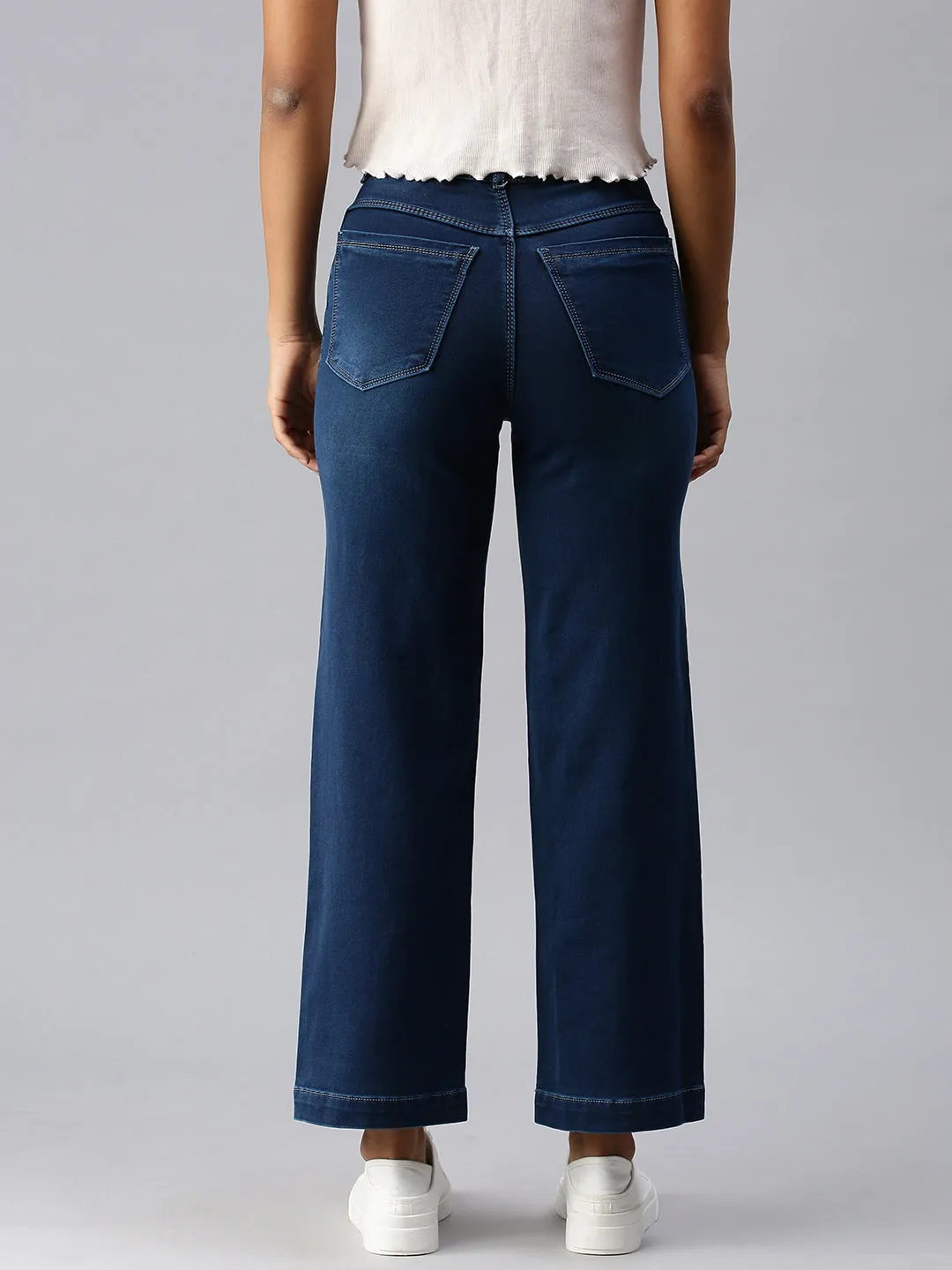 Office Wear Modern Women's Blue Wide Leg High-Rise Low Distress Light Fade Stretchable Denim Jeans