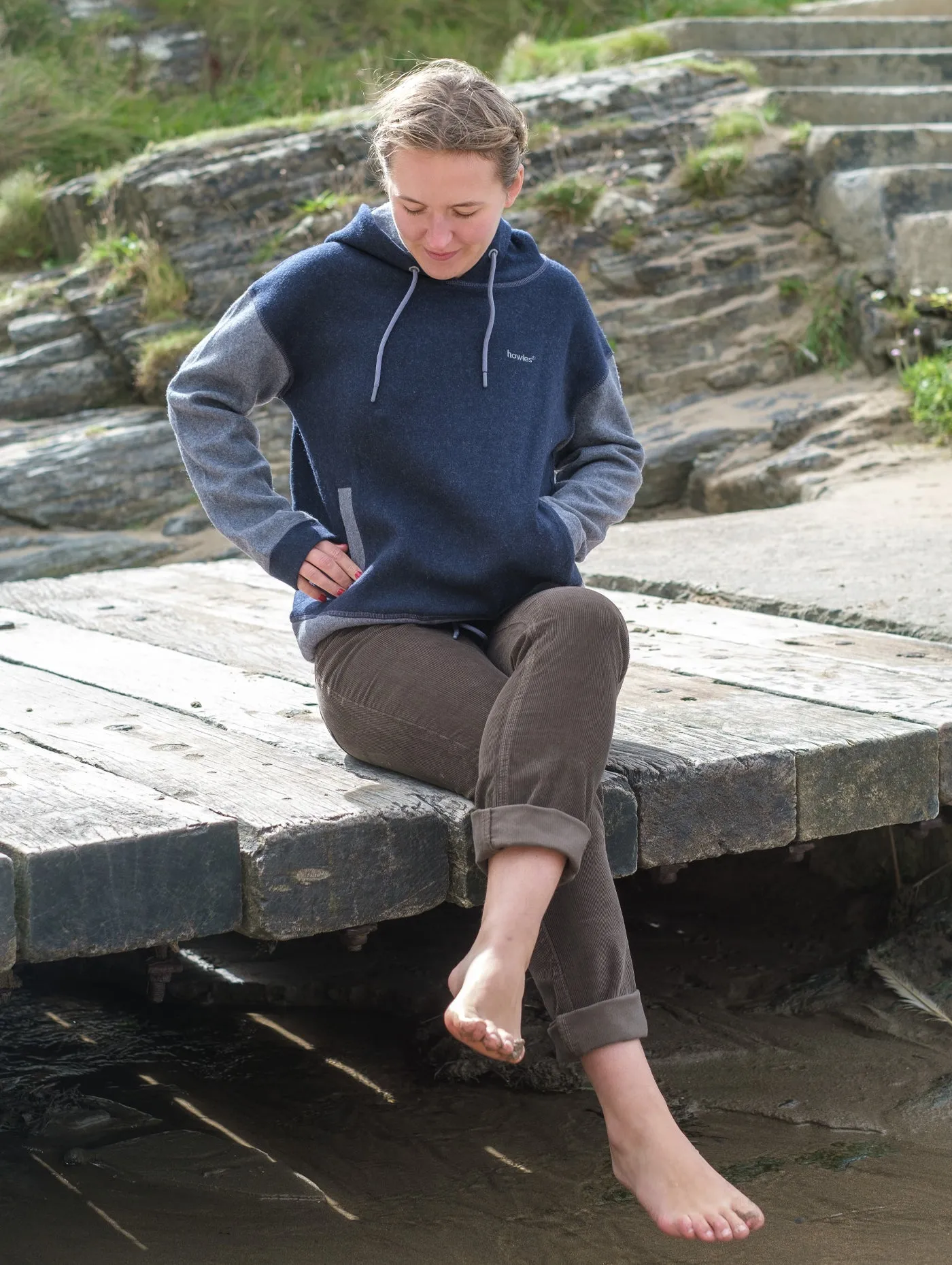 Women's Deri Wool Hoody Versatile Look