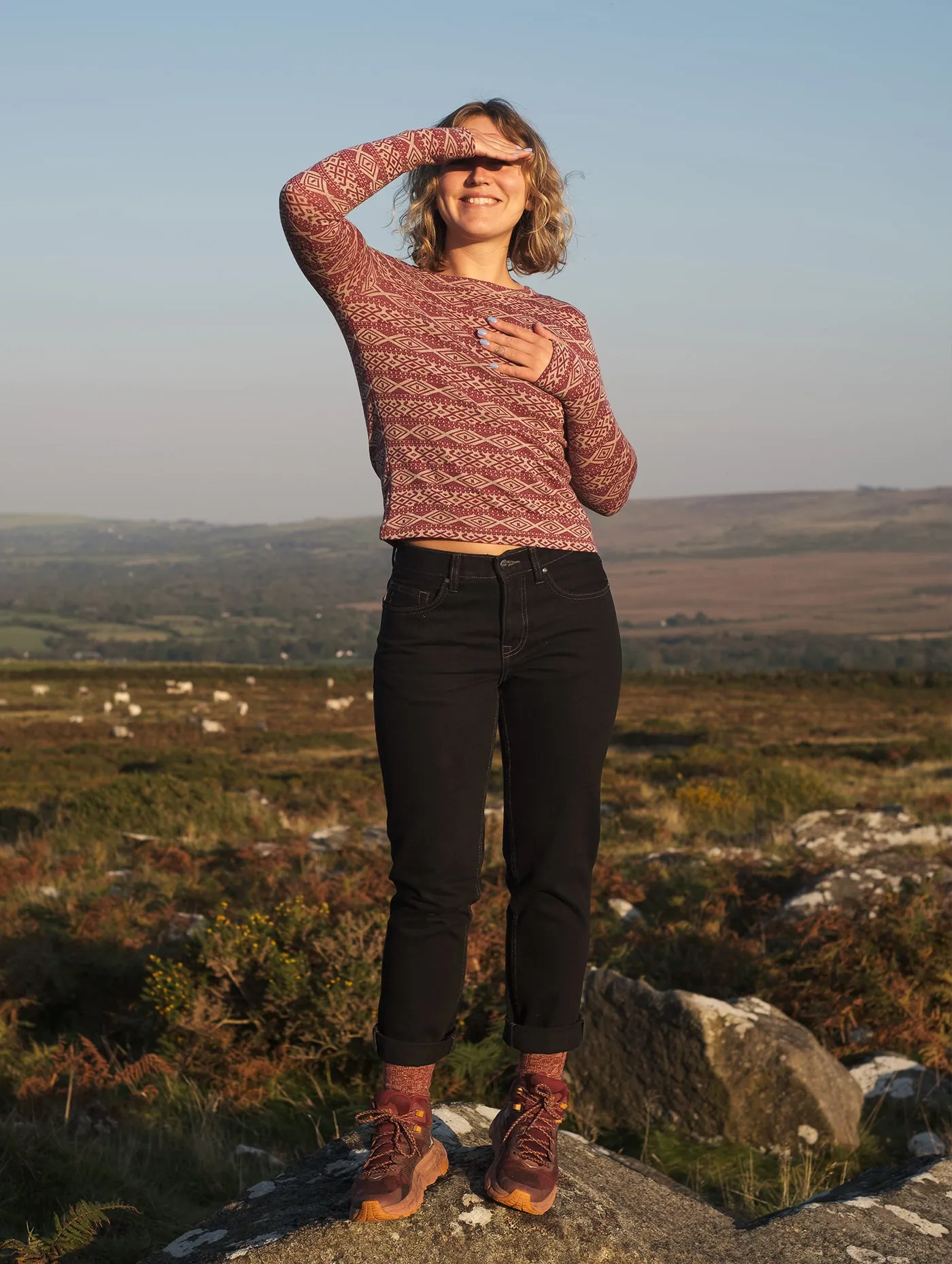 Women's Sarn Organic Jean (Black Rinse Wash) Mid Rise Shopping Day Vibrant