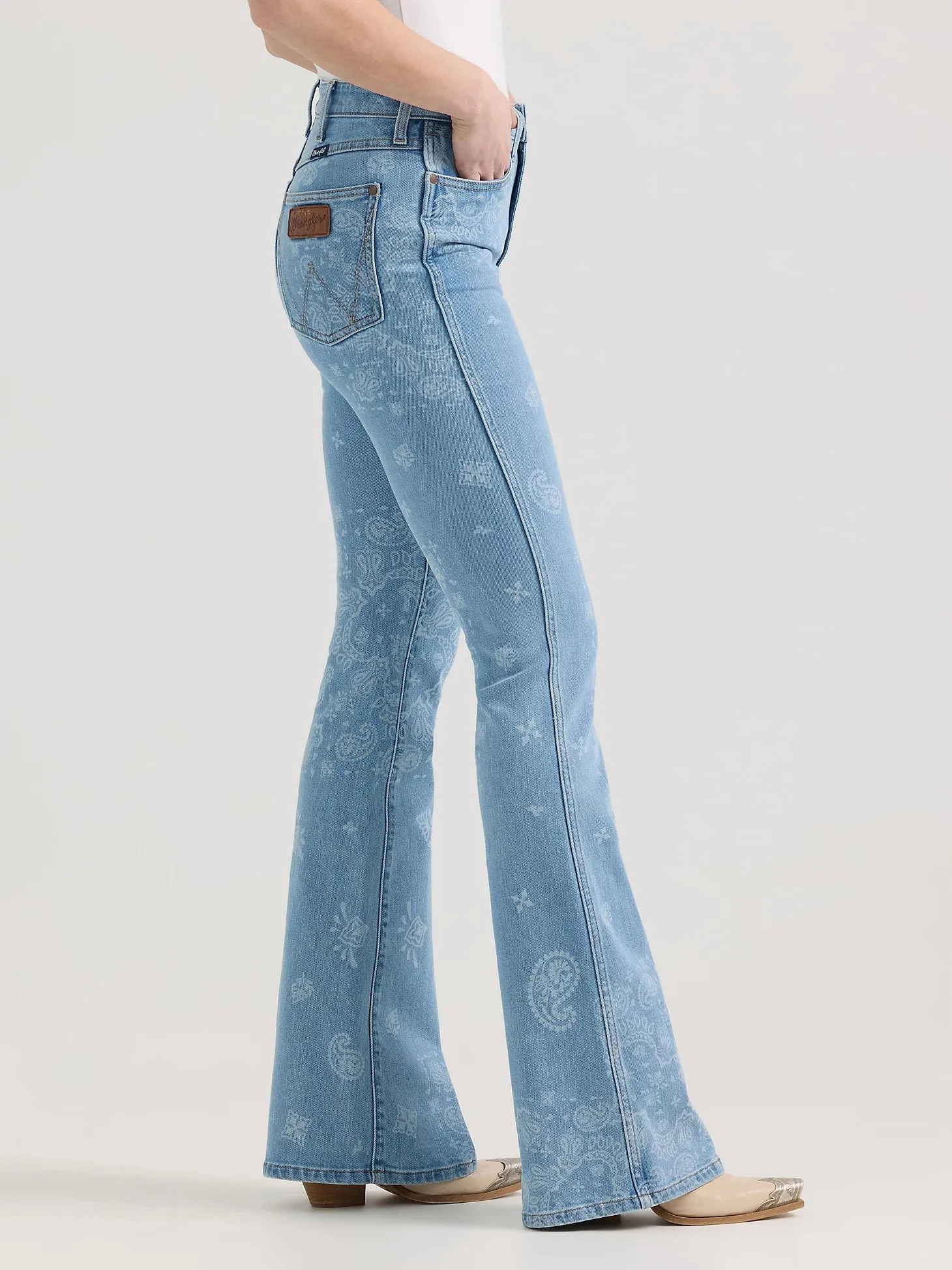 Timeless Cut Weekend Getaway Stylish Wrangler Retro Women's Bailey High Rise Paisley Printed Flare Jean in Light Wash