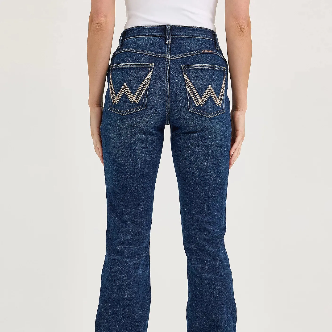 Relaxed Thigh Cut Wrangler Women's Ultimate Riding Jean Willow Mid-Rise Bootcut in Andrea