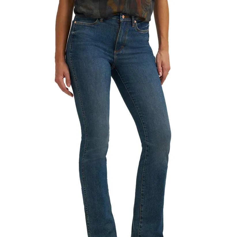 Streetwear Fan Minimalist Style Lightweight Material Wrangler x Lainey Wilson High Rise Boot Huggers in Boho Wash